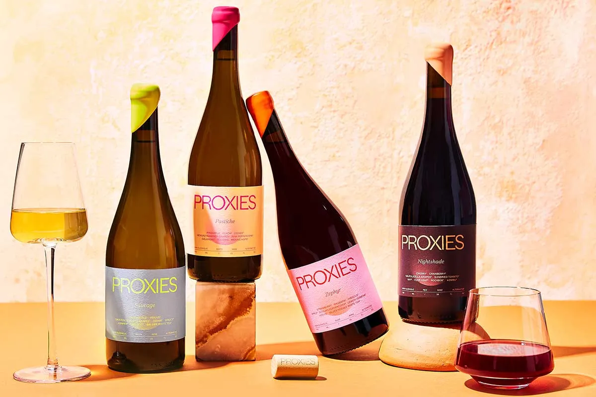Proxies non-alcoholic bubbly white wine bottle